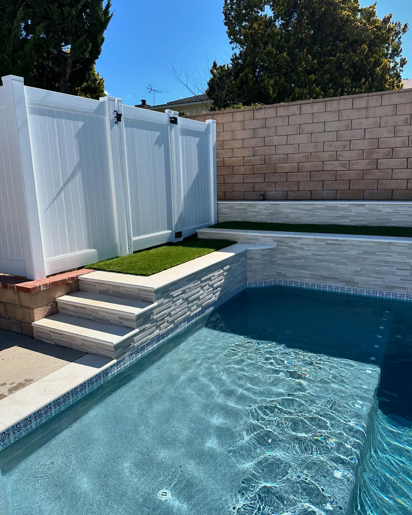 Dog Approved, Evergreen Backyard Installation Yucaipa. CA Evergreen Artificial Grass, Inland Empire Artificial Turf Cleaning