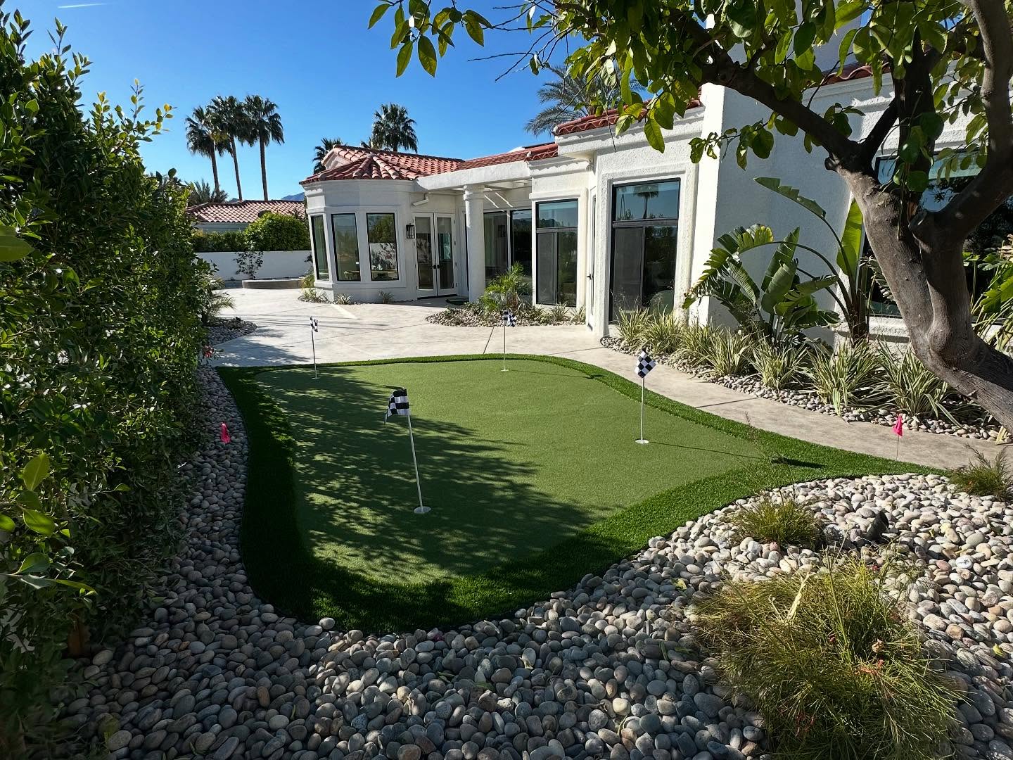 Emerald Ridge & Links Putt Putting Green, alm Desert CA Links Putt Turf, Inland Empire Artificial Turf Cleaning & Repairs