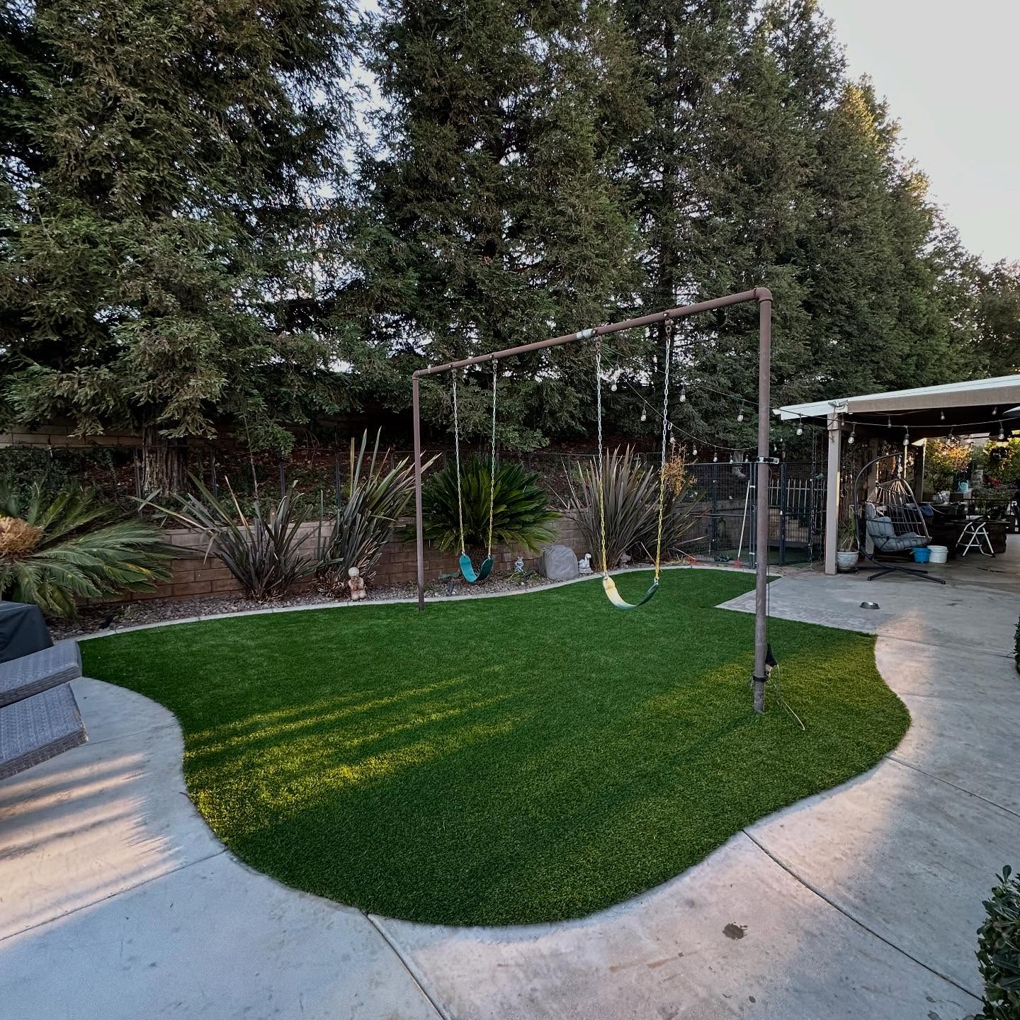 Emerald Ridge artificial grass Backyard swing set Yucaipa, CA Emerald Ridge Artificial Grass, Inland Empire Artificial Turf Cleaning