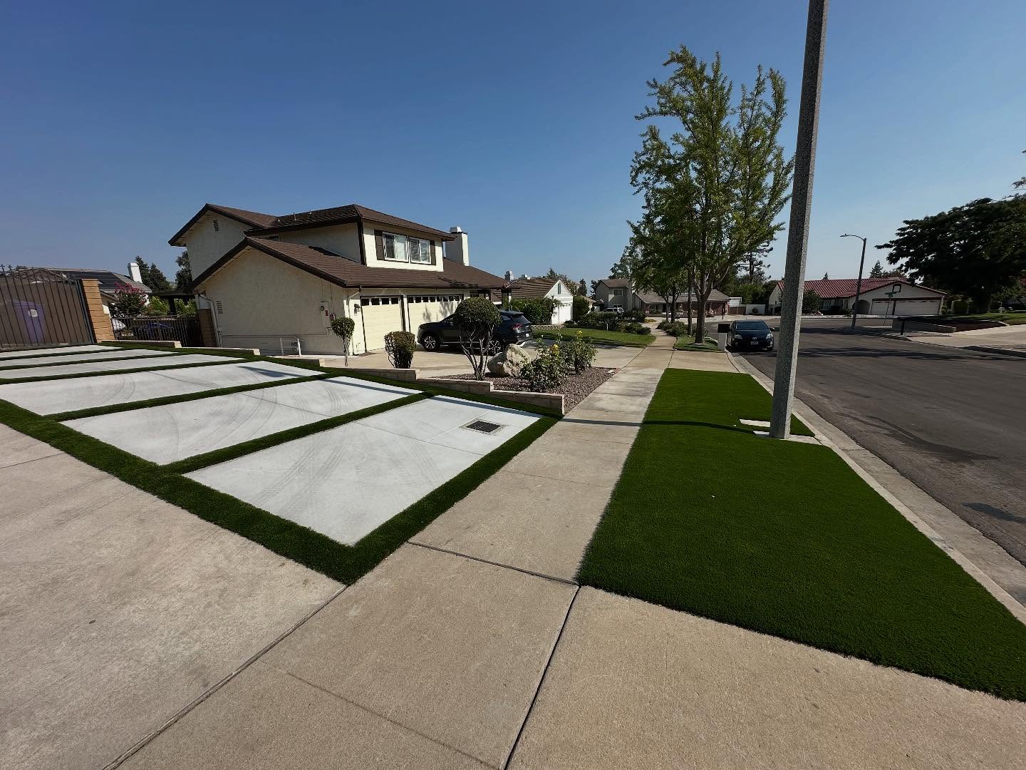Marathon 92 & Cement Pavers Front Yard & Poolside Fontana Marathon Series, Inland Empire Artificial Turf Cleaning